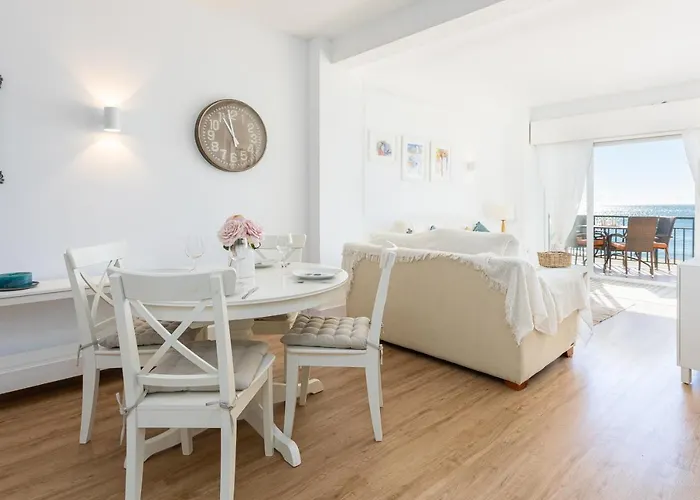 Ensuite Mediterranean Sea Front פואנגירולה