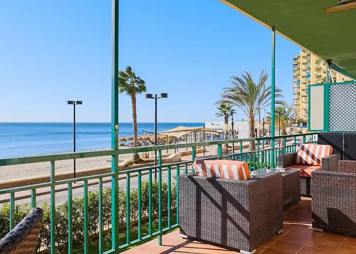 Ensuite Mediterranean Sea Front דירה פואנגירולה