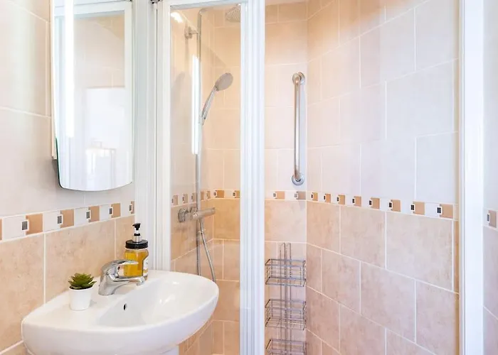 Ensuite Mediterranean Sea Front פואנגירולה