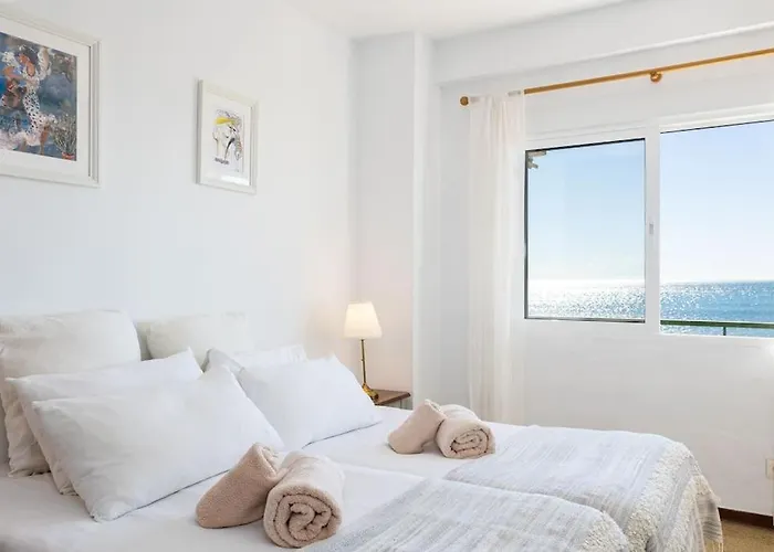 Ensuite Mediterranean Sea Front פואנגירולה