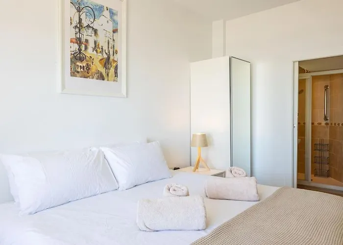Ensuite Mediterranean Sea Front דירה *